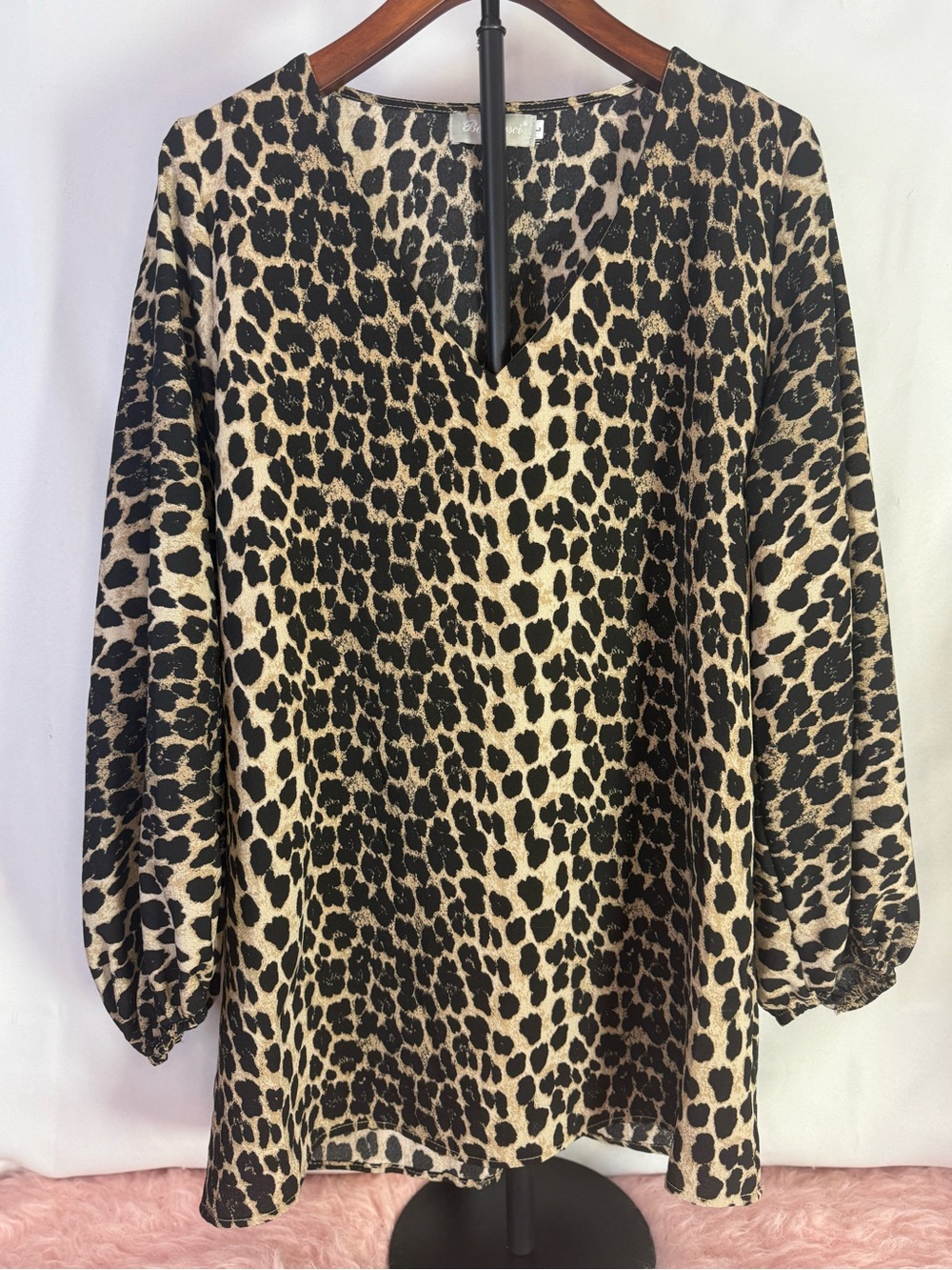 Leopard Print V-Neck Blouse with Puff-Sleeves in Beige and Black - Size L